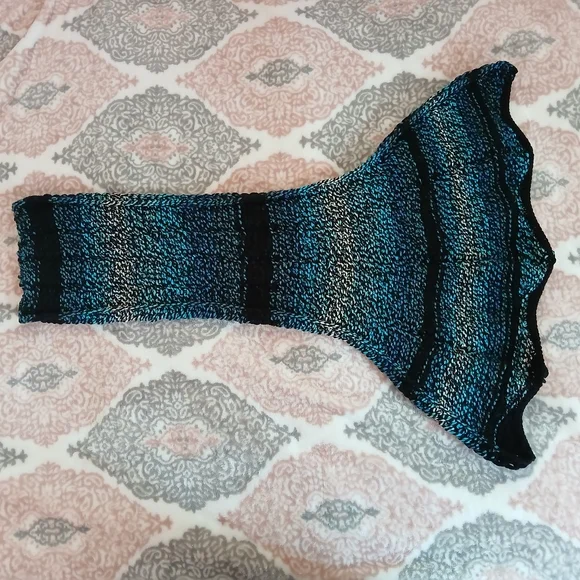 Dragon Wing Cowl Scarf - Black Aquamarine - Picture 5 of 6
